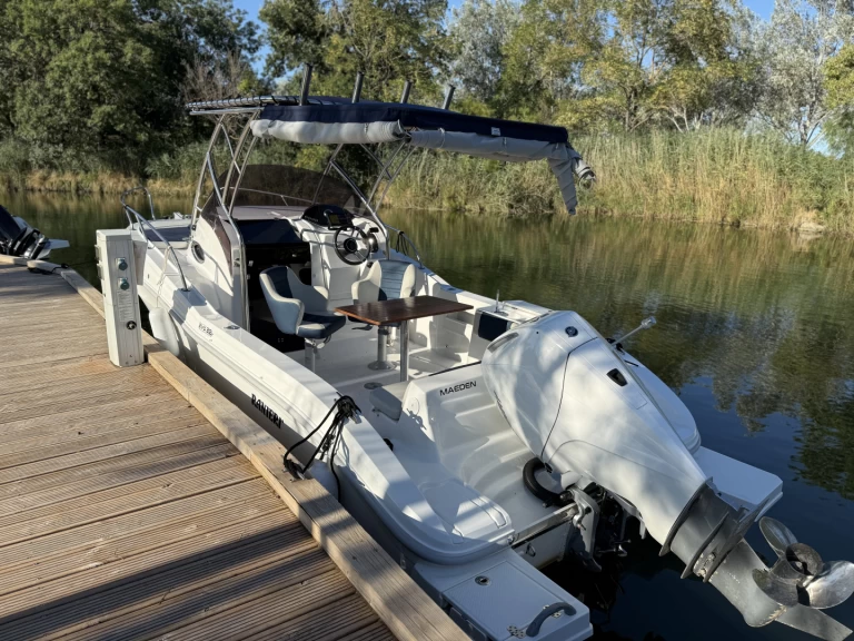 Pronajmout si Ranieri EVO 22 v Mandelieu-la-Napoule