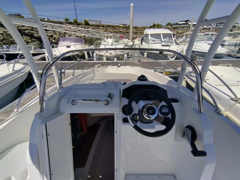 Pronajmout si Jeanneau Cap Camarat 5.5 CC Serie 2 v Saint-Quay-Portrieux