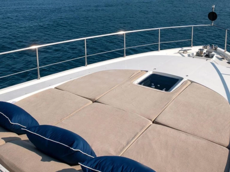 Pronájem Jachta Leopard s licencí