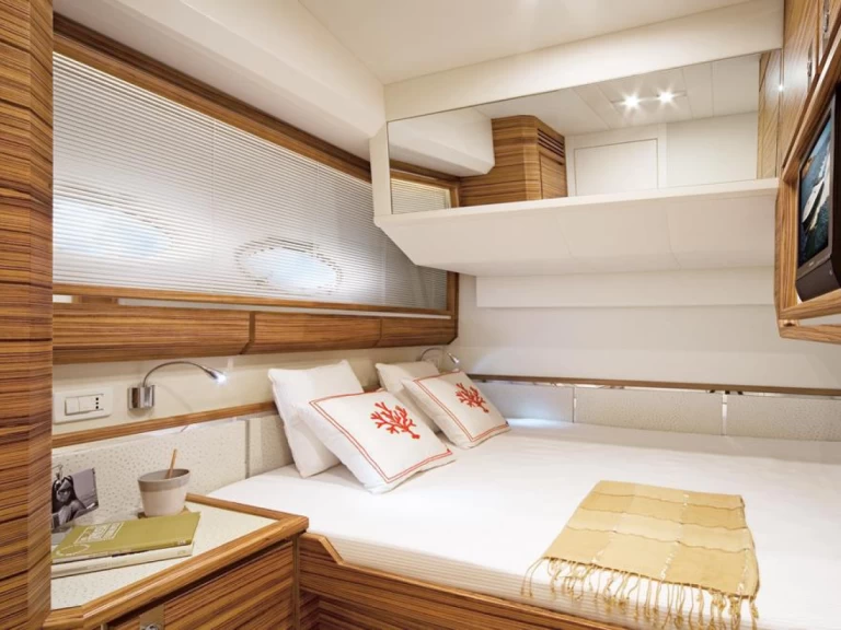 Pronajmout si Itama 55 v Juan-les-Pins