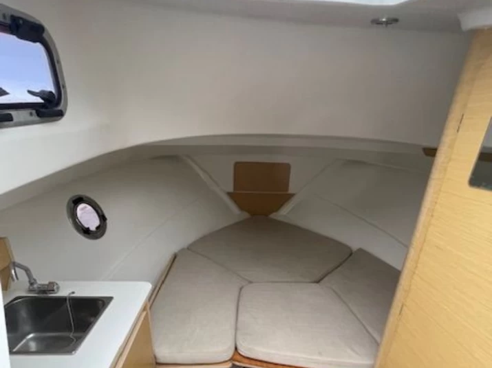 Bénéteau Flyer 750 Sun Deck Rubis jednotlivci a charterové společnosti v Antibes