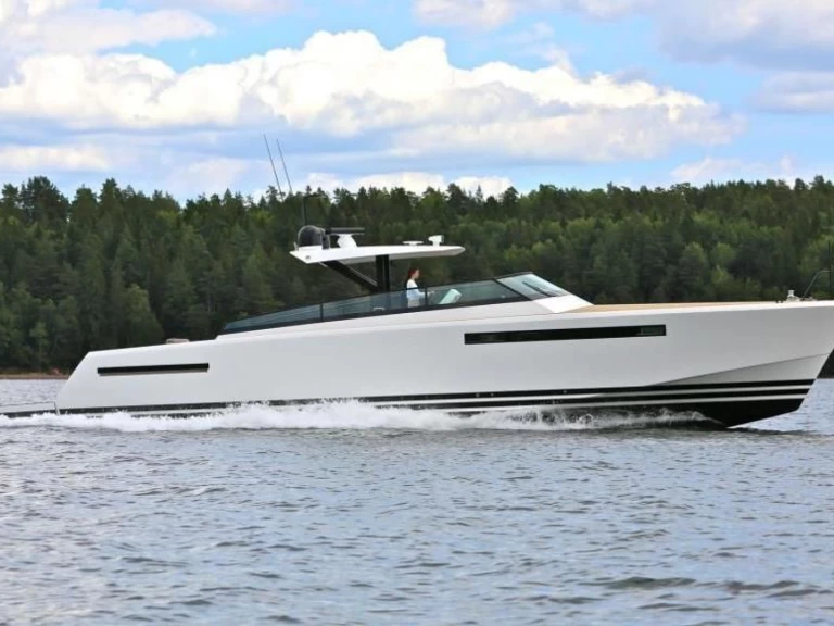 Delta Powerboats 60 jednotlivci a charterové společnosti v Juan-les-Pins