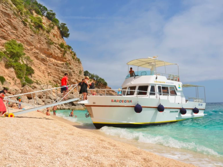 Pronájem jachty v Porto di Alghero -GM italy Ares na Samboatu
