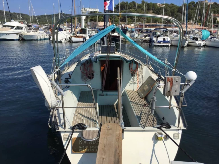 Pronajmout si Dufour Dufour 2800 v Porquerolles