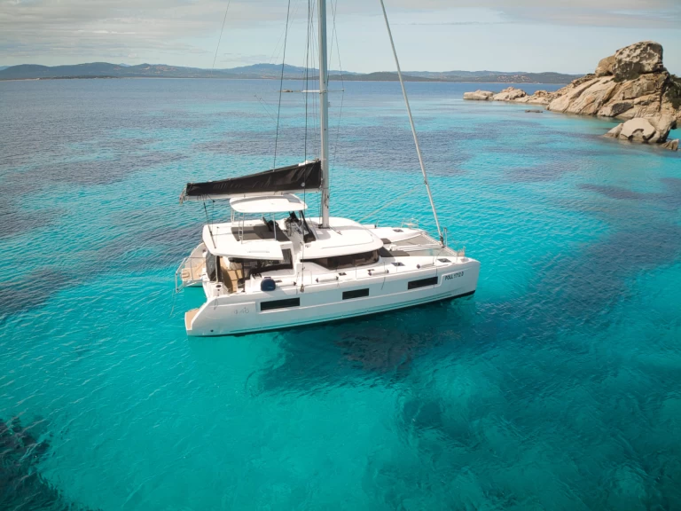 Pronájem lodi Lagoon Lagoon 46 v Porto Pollo na Samboatu