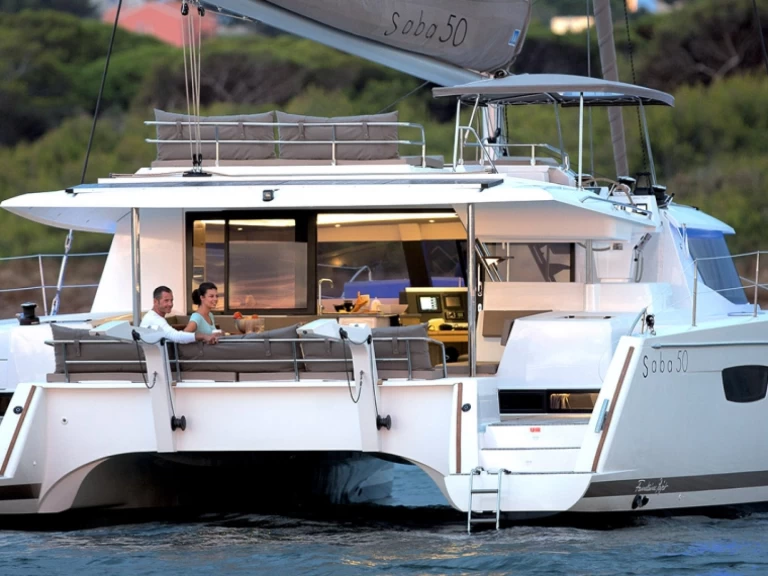 Pronájem Katamarán Fountaine Pajot s licencí
