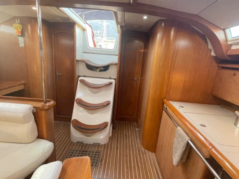 Pronájem lodi Paros (ostrov) lákavé ceny Sun Odyssey 49