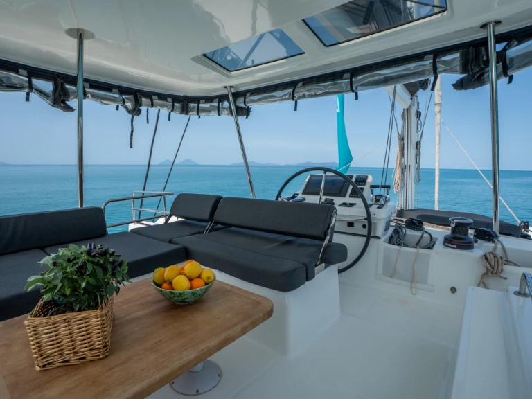 Pronájem lodi Capo d'Orlando lákavé ceny Lagoon 51