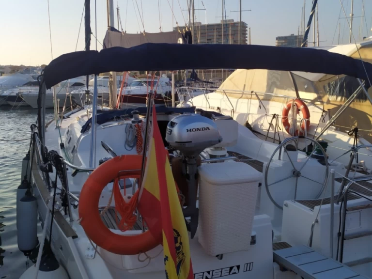 Bénéteau Oceanis 473 Clipper jednotlivci a charterové společnosti v Marina Davila Sport