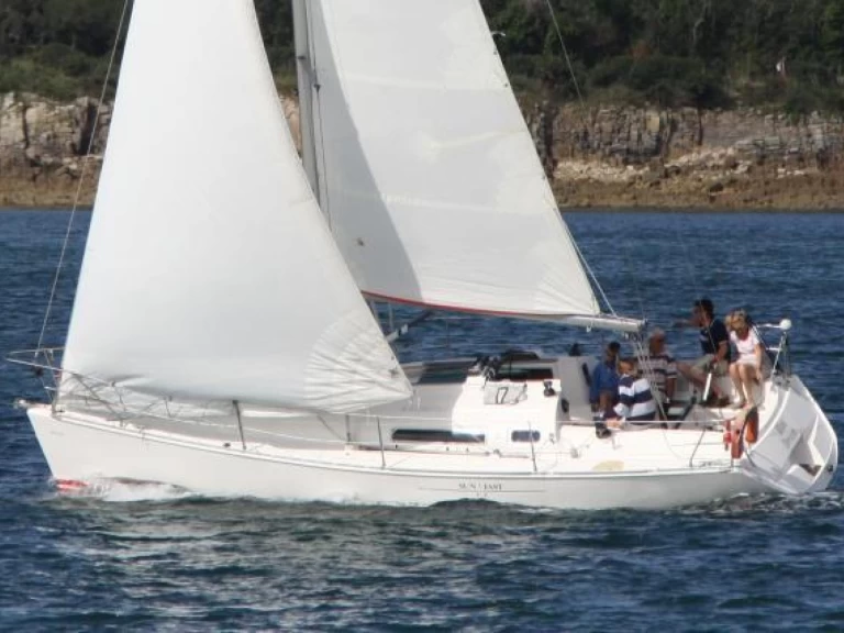 Pronájem Plachetnice Jeanneau s licencí