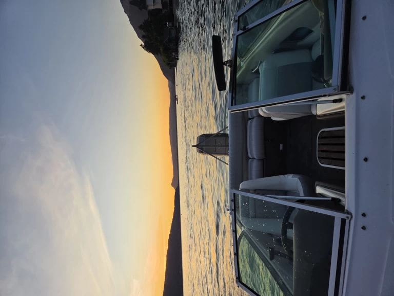 Pronájem Motorová loď Sea Ray s licencí