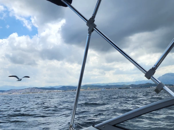 Pronajmout si Stingray 180RX v Région de Tanger-Tétouan