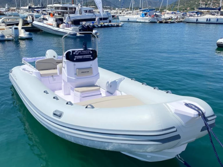 Pronájem Polotuhá loď v Villasimius -Italboats Predator 599 AS