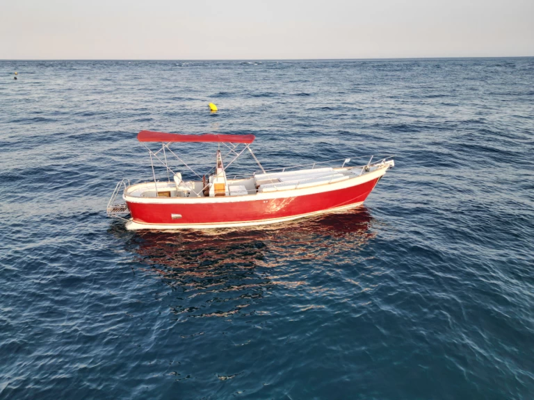 Pronajmout si Dasamarine Altair 25 v Catania