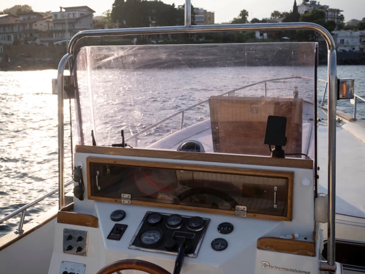 Pronájem lodi Dasamarine Altair 25 v Catania na Samboatu