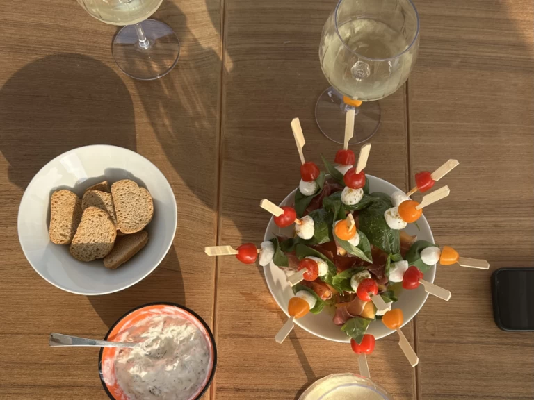 Pronajmout si Saxdor Saxdor 400 GTO v Saint-Florent