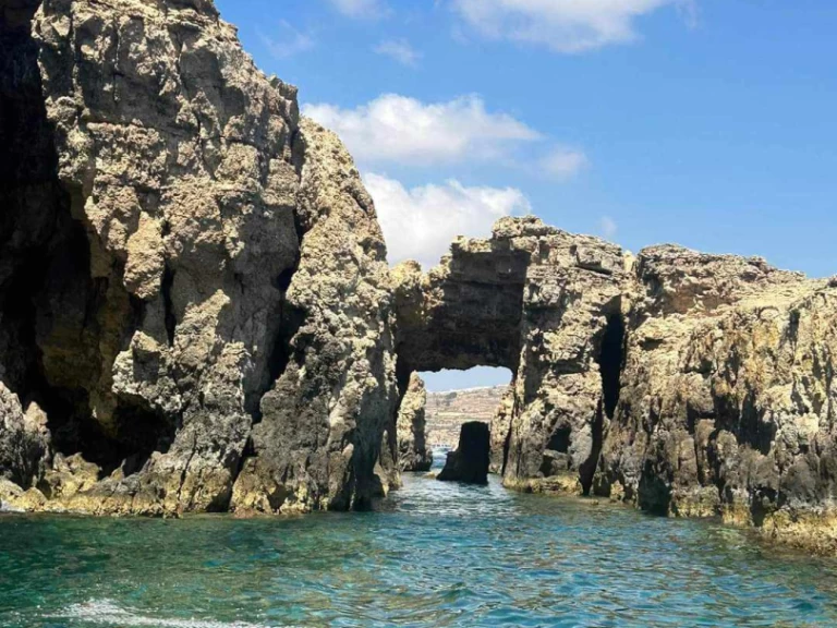 Pronajmout Motorová loď se skipperem či ne Coronet v Ċirkewwa