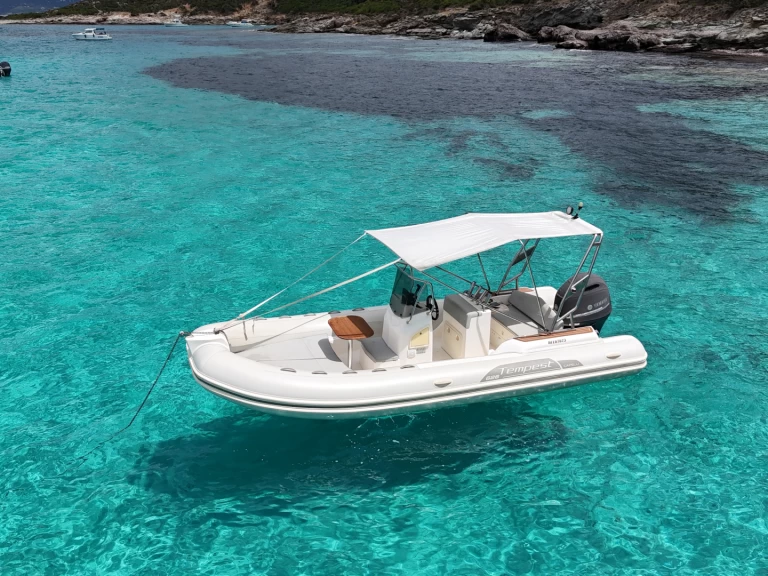 Pronájem lodi Capelli Tempest 626 v Saint-Florent na Samboatu