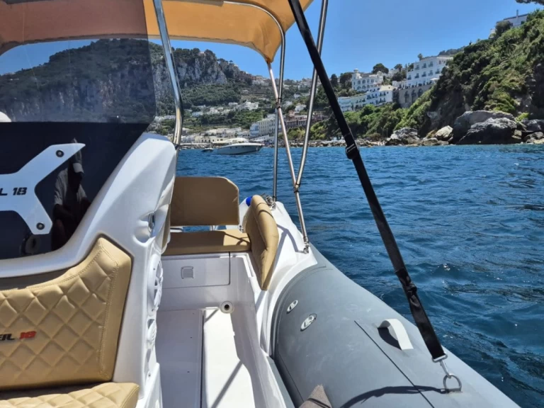 Pronajmout si Salpa Salpa Soleil 18 v Sorrento