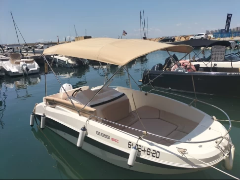 Pronájem Motorová loď Remus s licencí