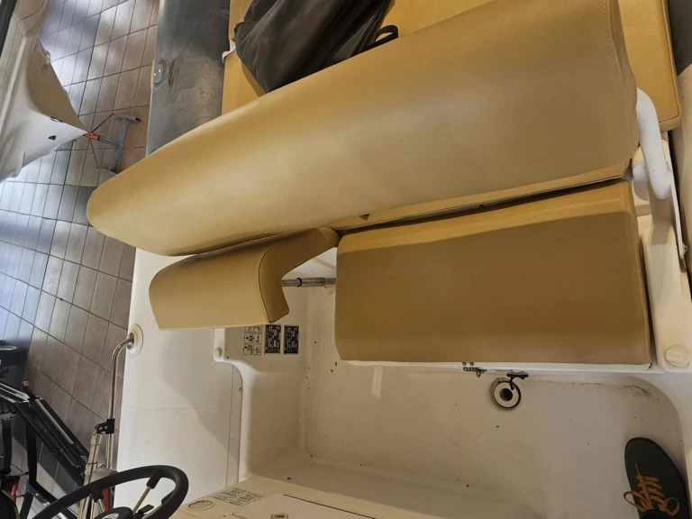 Polotuhá loď k pronájmu v Biscarrosse za nejlepší cenu