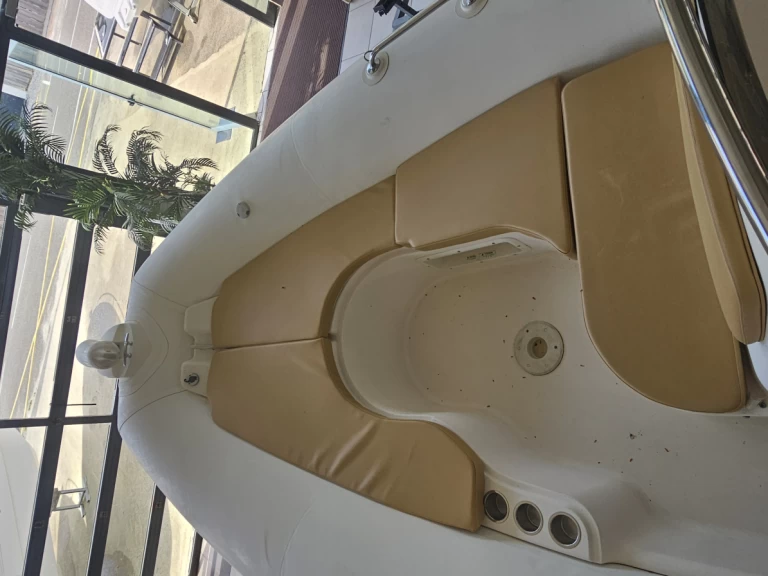 Zodiac Medline II jednotlivci a charterové společnosti v Biscarrosse