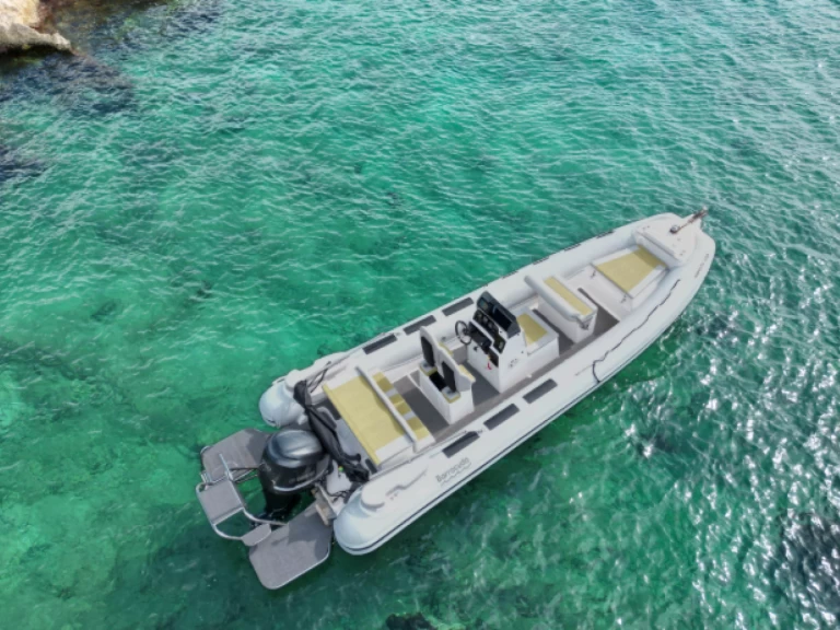 Pronájem Motorová loď Barracuda s licencí