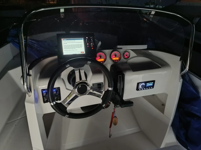 Pronájem lodi AM Yacht Prince 570 Open v Poljica na Samboatu