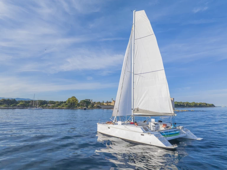 Lombardini Lady Hawke 39 Cabrio jednotlivci a charterové společnosti v Théoule-sur-Mer