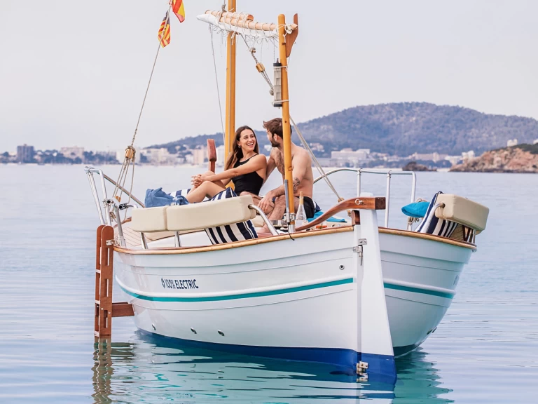 Pronajmout si medvolt m7 v Port d'Alcudia