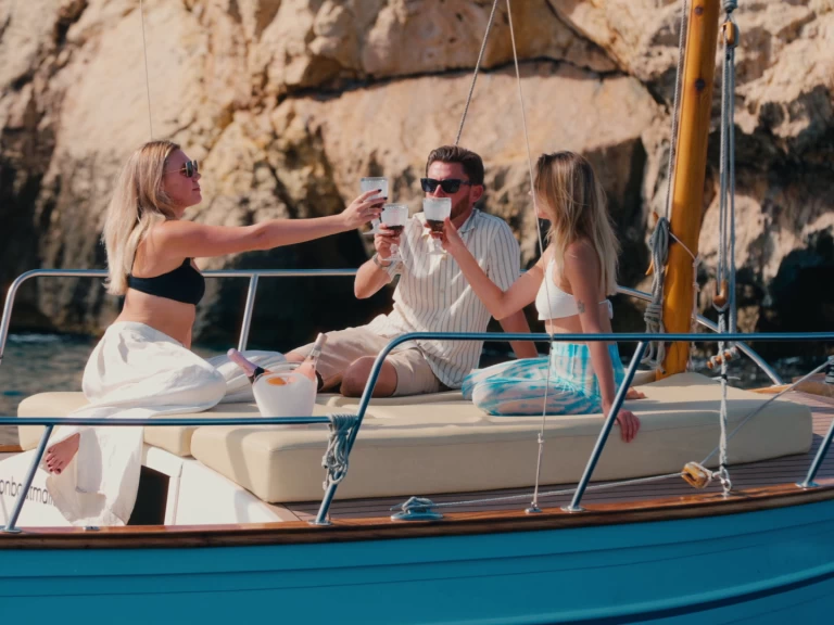 Pronájem lodi medvolt m7 v Port d'Alcudia na Samboatu