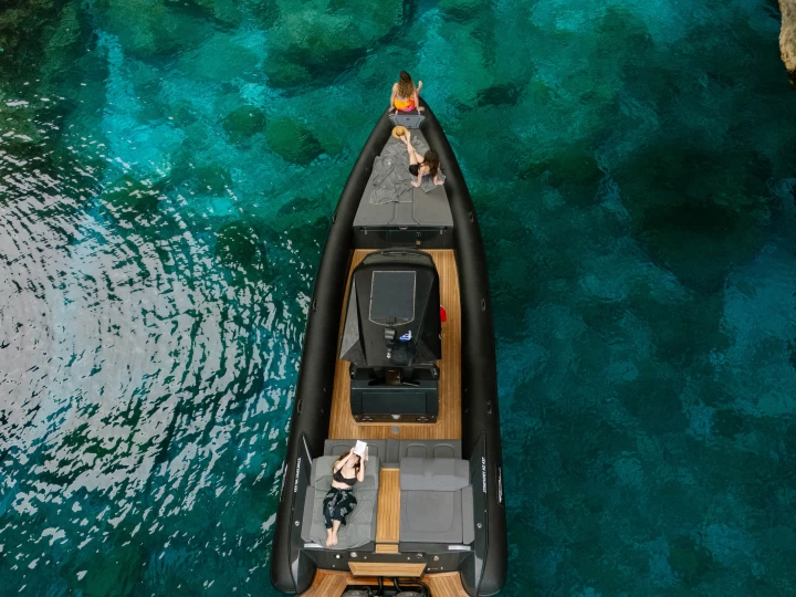 Ribco SF-36X jednotlivci a charterové společnosti v Sifnos