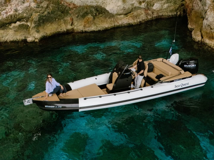 Pronájem Polotuhá loď Sea quest s licencí