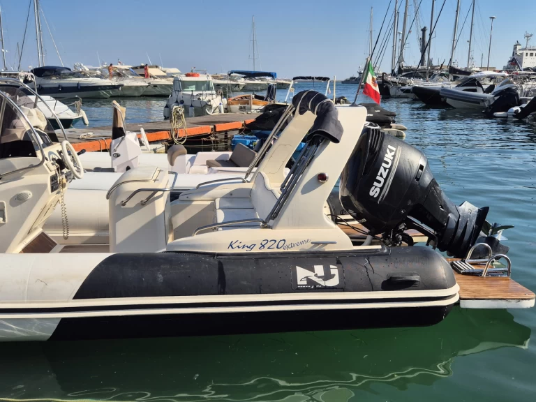 Pronajmout si Nuova Jolly King 850 v Porto Turistico Masuccio Salernitano