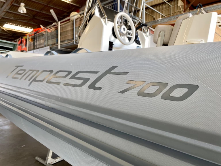 Pronájem lodi Capelli Tempest 700 v Saint-Cyprien na Samboatu