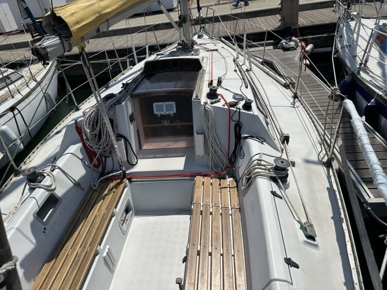 Pronajmout Plachetnice se skipperem či ne Kirie v La Grande-Motte