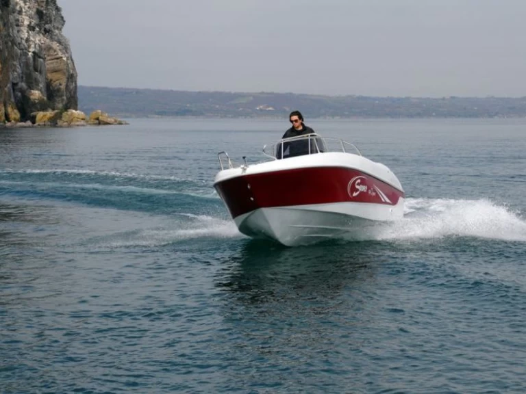 Pronájem lodi Saver 19 v Mestre na Samboatu