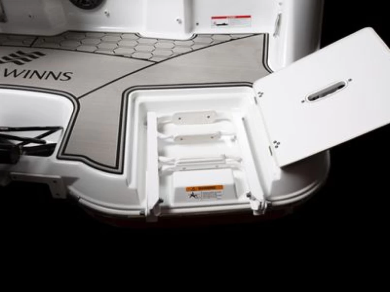 Pronájem jachty v Cannes -Four Winns HD 240 OB na Samboatu