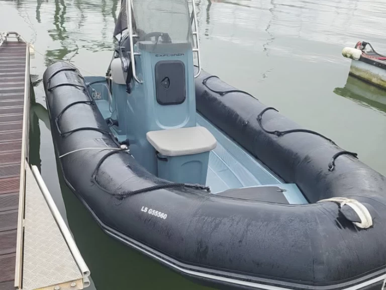 Pronajmout si Bombard Explorer 550 v Les Sables-d'Olonne