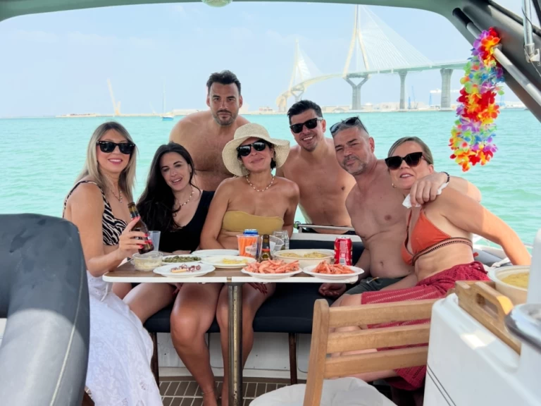 Pronajmout Motorová loď se skipperem či ne Larson v Puerto Sherry