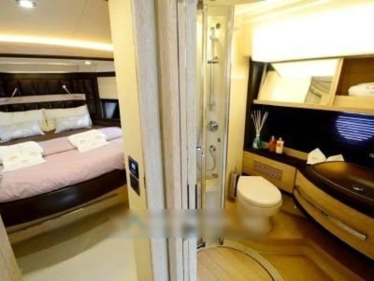 Pronajmout si Azimut 65 v Marina Del Rey