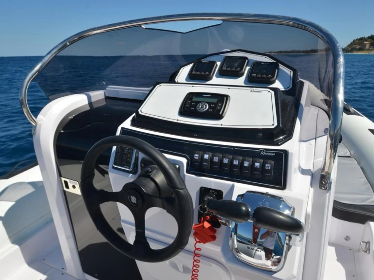 Ranieri Cayman 28 Sport Touring jednotlivci a charterové společnosti v Altea