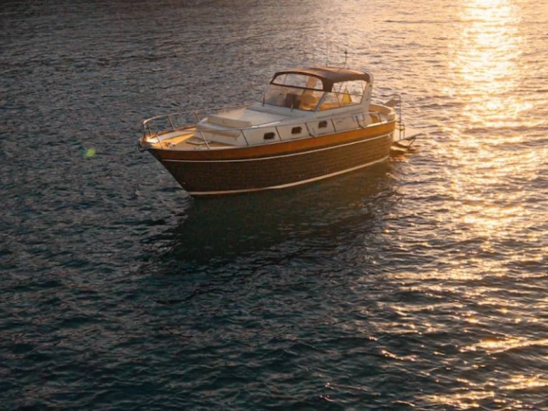 Pronajmout Motorová loď se skipperem či ne Apreamare v Monopoli