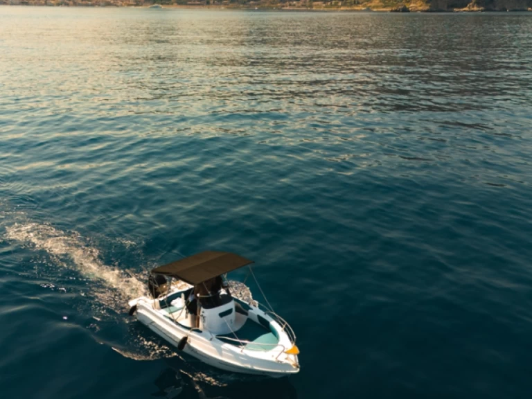 Pronájem lodi Taormina lákavé ceny Blumax 19 Pro