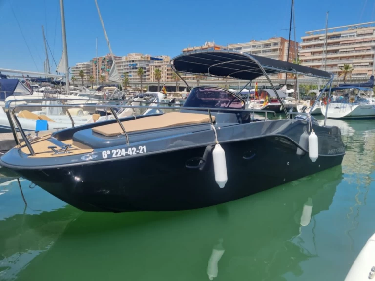 Pronajmout si Moonday yacht 780 WA v Six-Fours-les-Plages