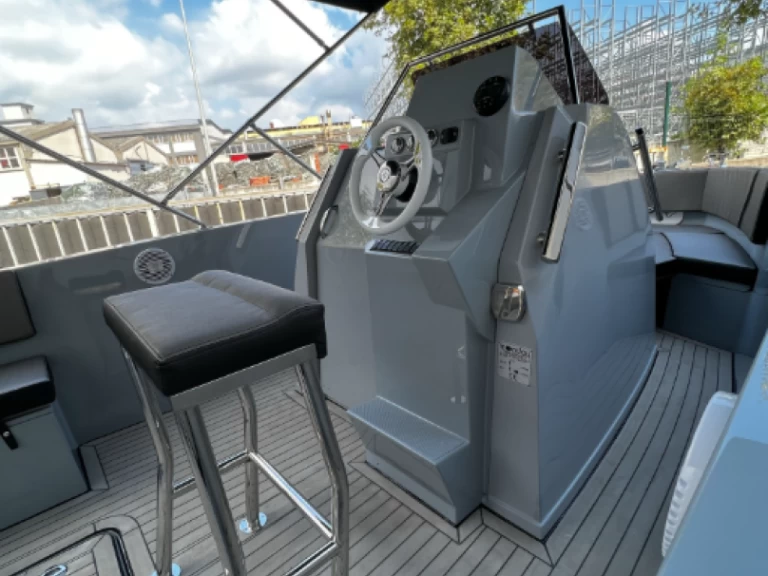 Motorová loď k pronájmu v Six-Fours-les-Plages za nejlepší cenu