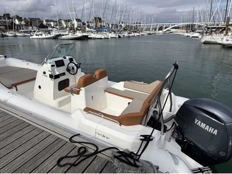 Pronajmout si Zodiac Medline 6.8 v La Trinité-sur-Mer