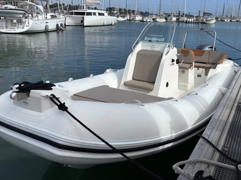 Pronájem lodi Zodiac Medline 6.8 v La Trinité-sur-Mer na Samboatu