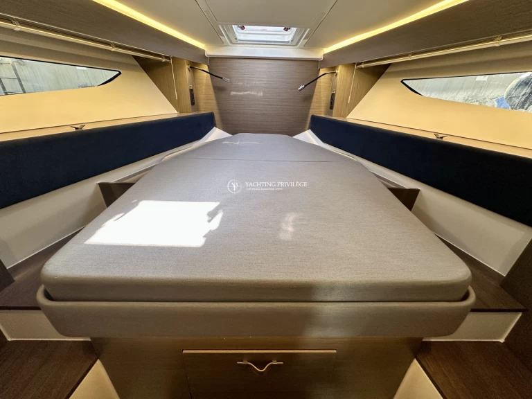 Pronájem Motorová loď Bénéteau s licencí