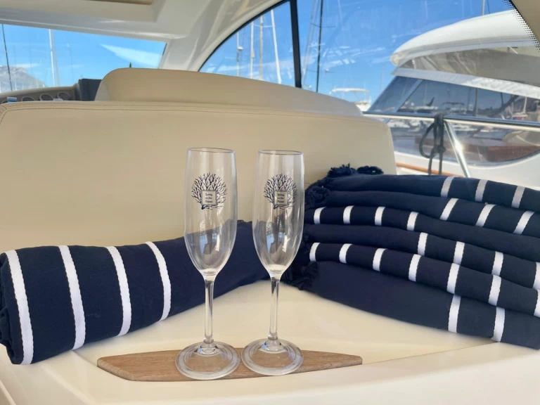 Pronájem lodi Jeanneau Prestige 38 S v Port de Saint Jean Cap Ferrat na Samboatu